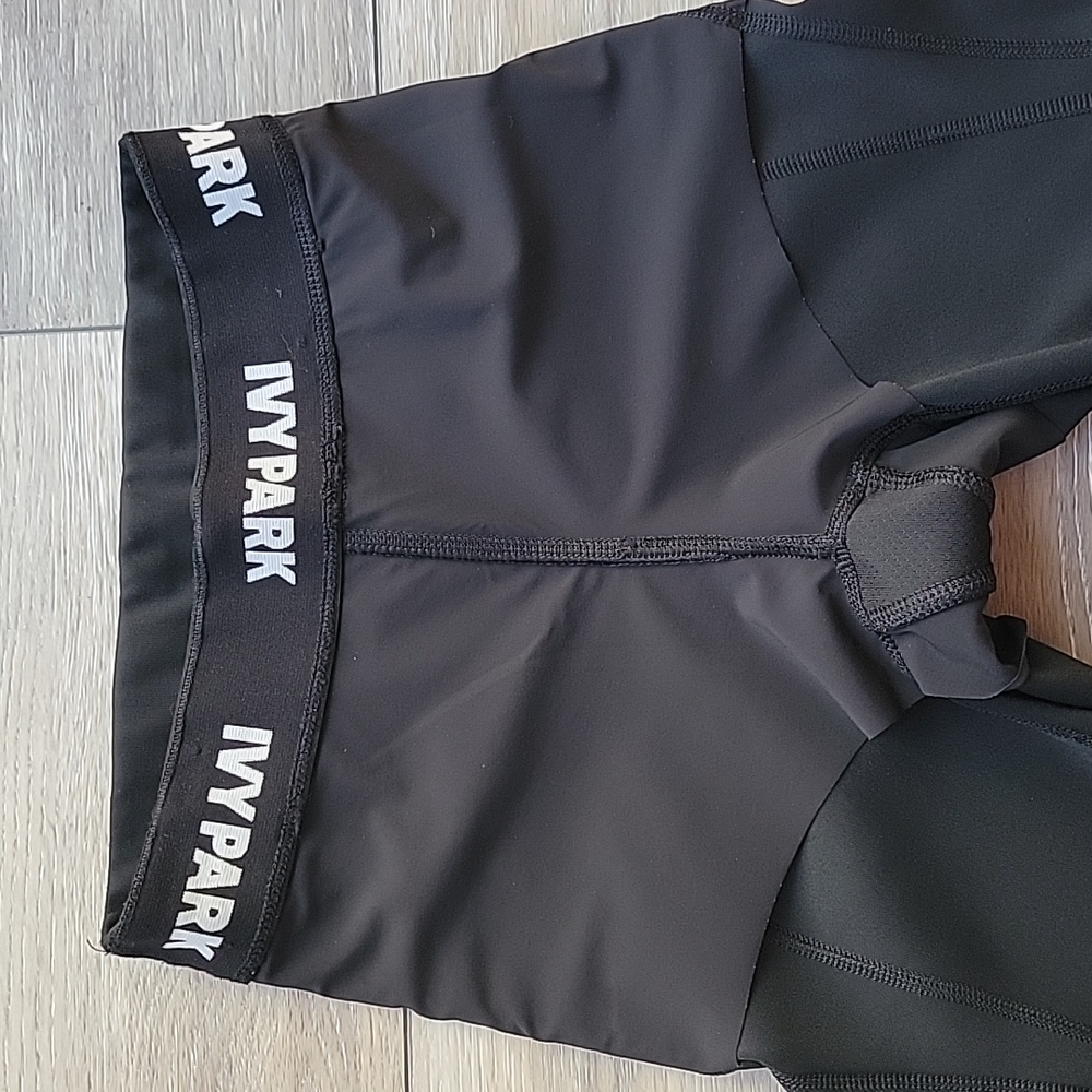 IVY PARK Black Capris - Picture 10 of 10